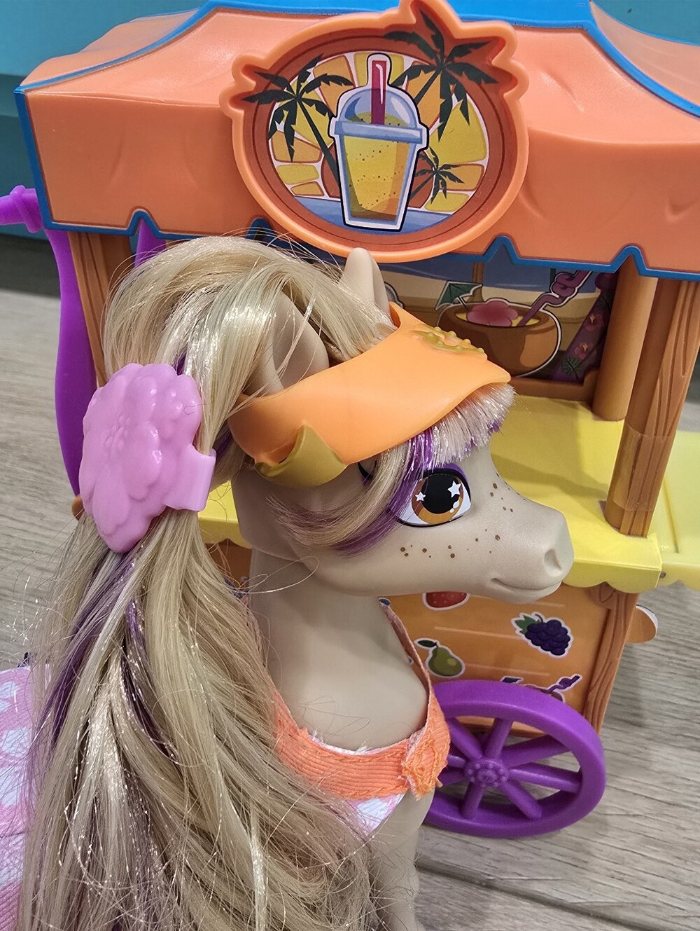Wild Manes Bailey's Surf & Snacks Cart Playset Brown Horse Pretend Play Beach